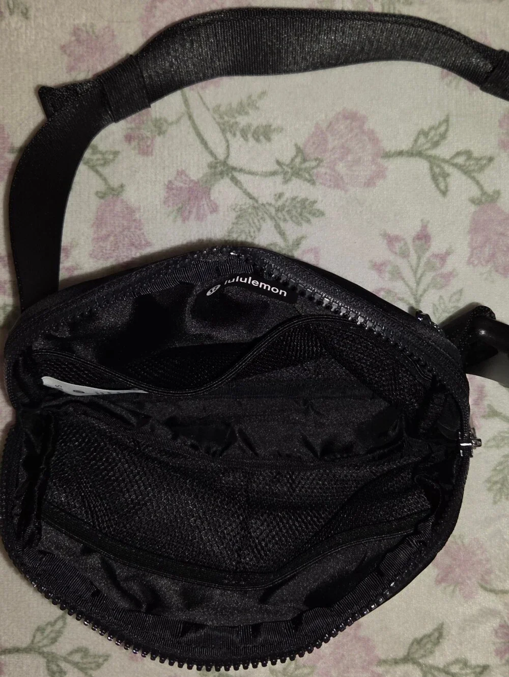 Lululemon Everywhere Belt Bag